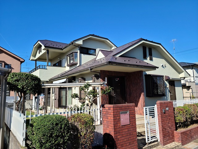 施工前：段差と駐車場課題