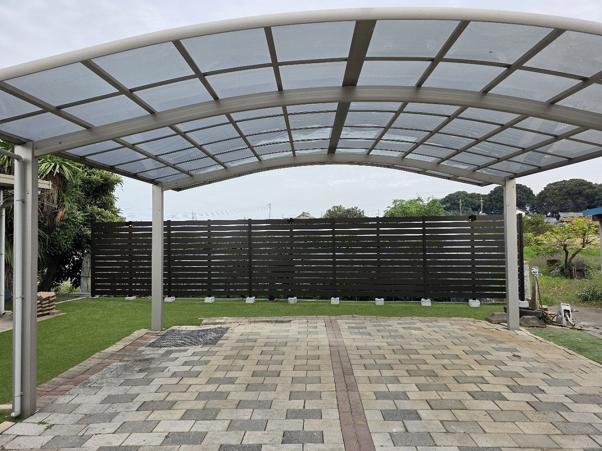 明和町S様 目隠しフェンスと人工芝