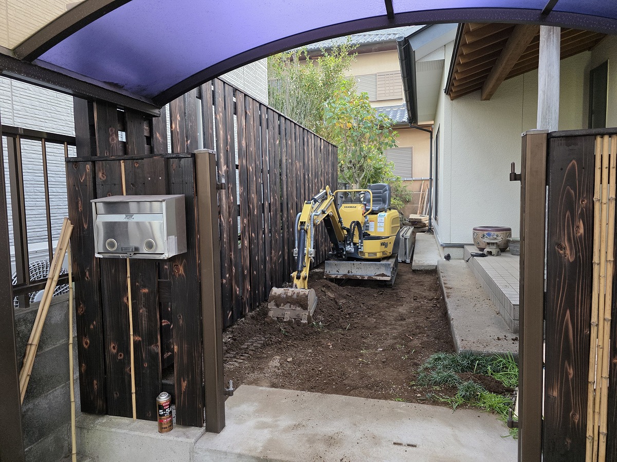 アプローチの動線づくりへ