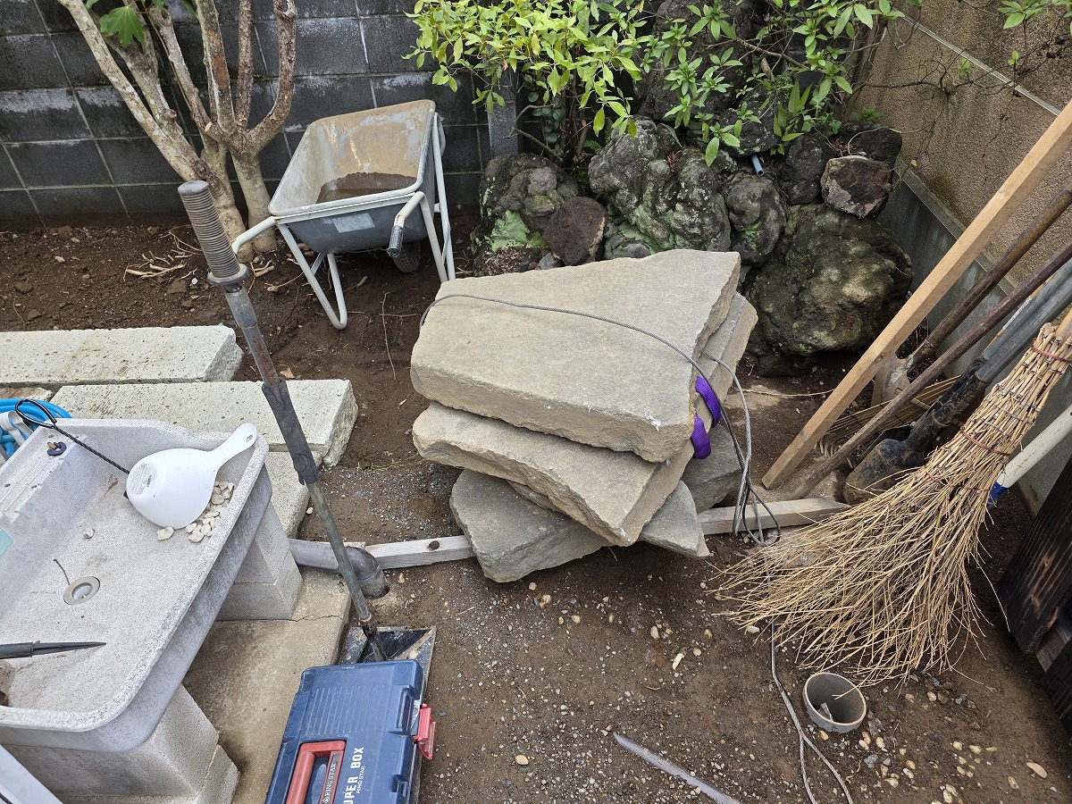 既存の鉄平石を再利用