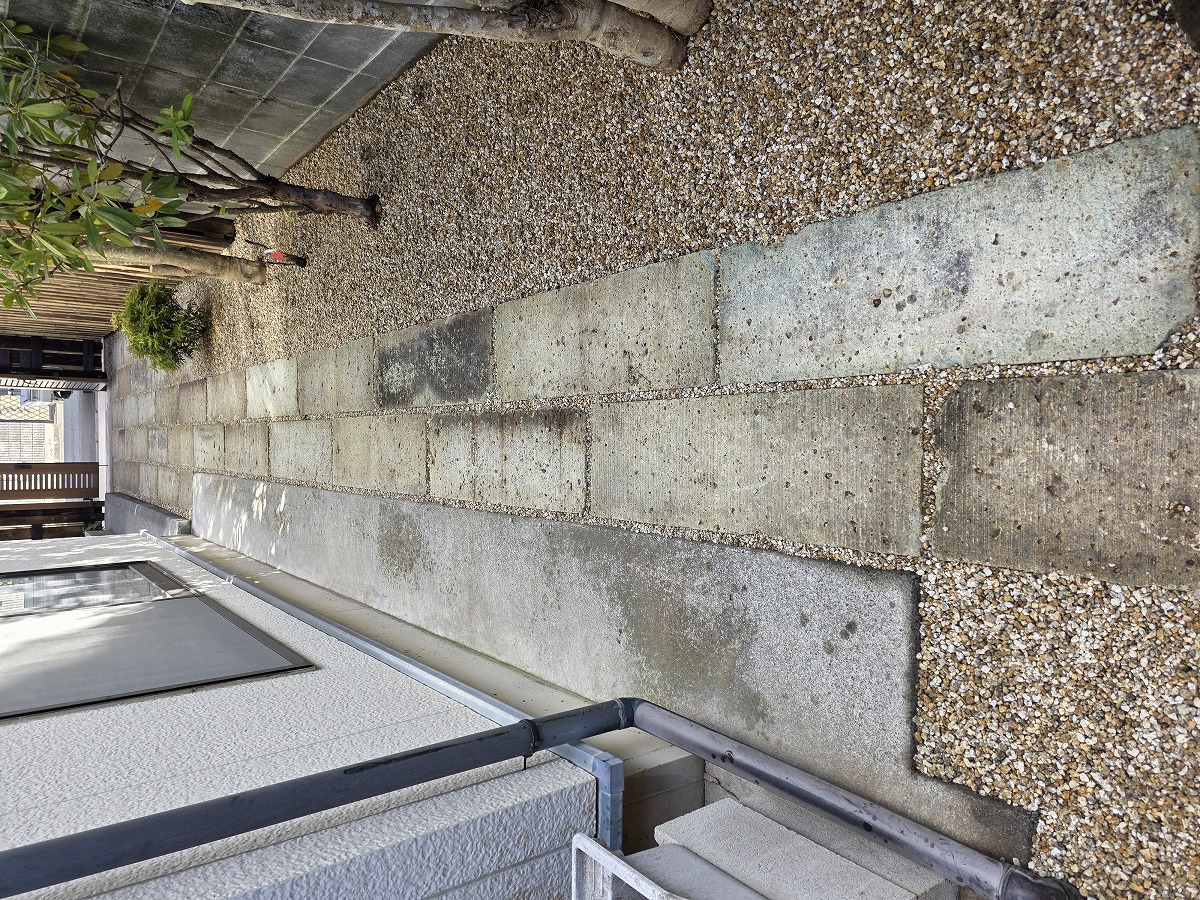 既存樹の足元まで防草対策