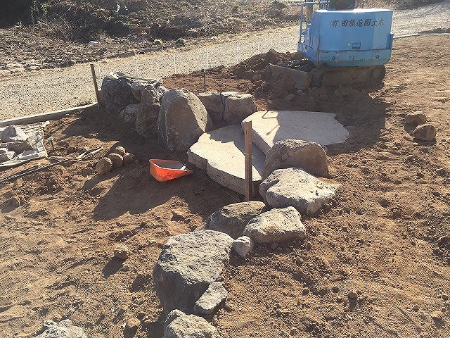 小道完成：山道のような小道ができる