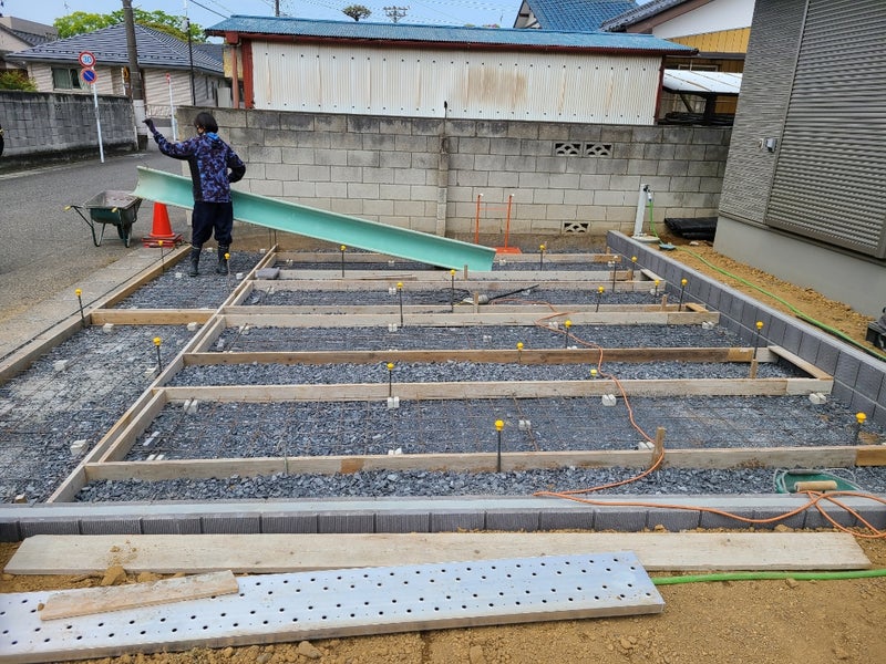 駐車場土間コンクリート準備