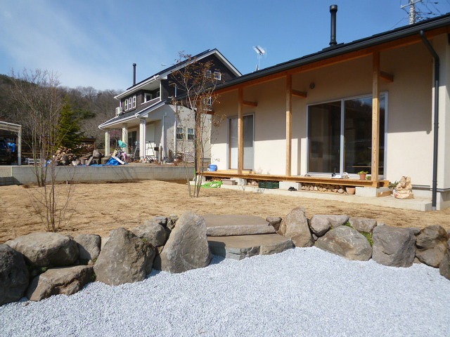 主庭完成：庭全体の完成写真