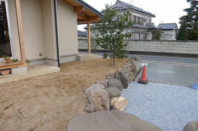 高低差の陰影：起伏が生む表情